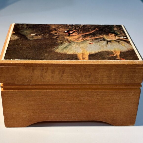 Edgar Degas Ballet REUGE Music Box Playing Tchaikovsky's "Waltz of the Flowers" - Picture 9 of 15